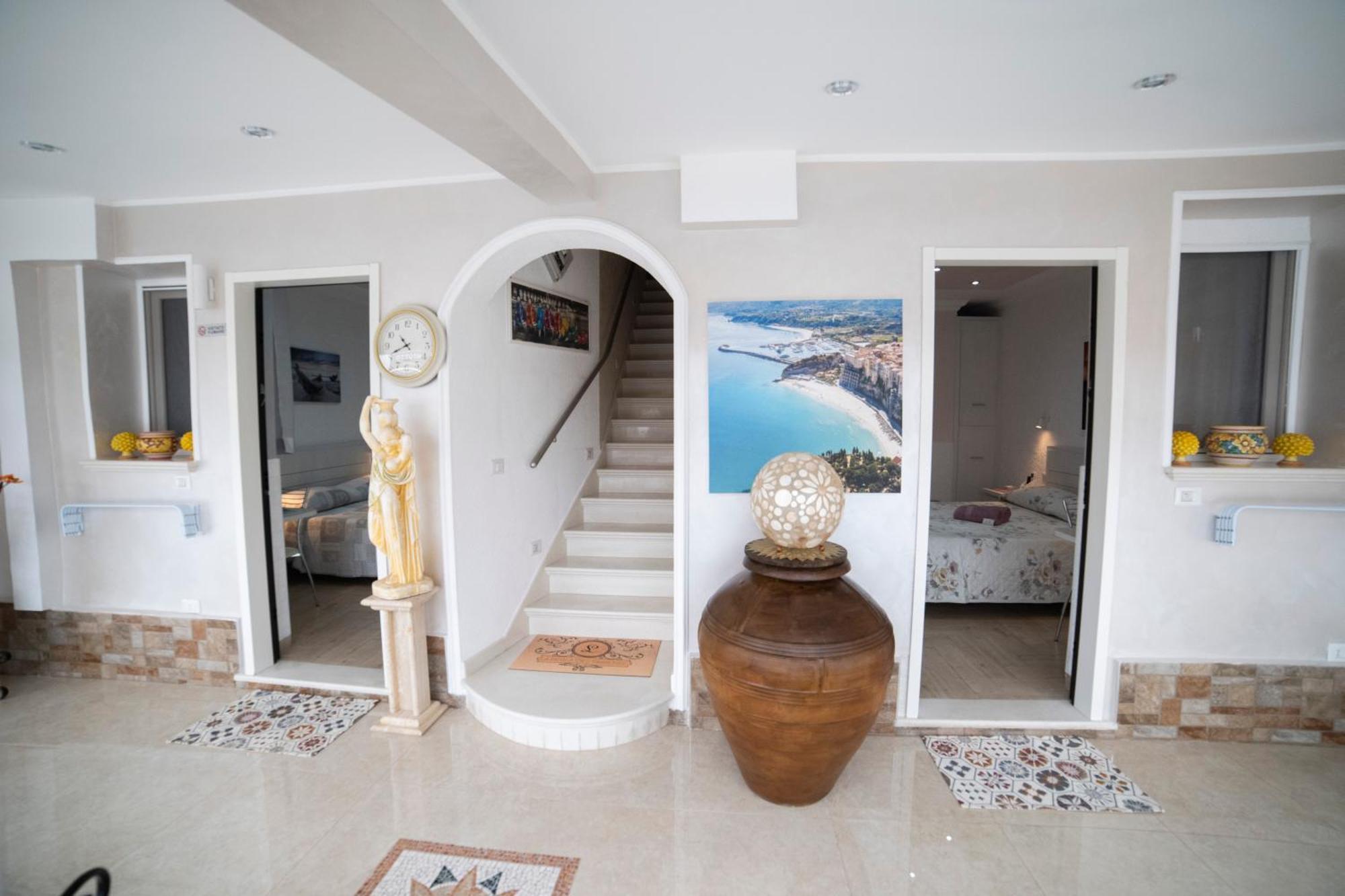 La Perla Del Tirreno Bed and Breakfast Tropea Buitenkant foto